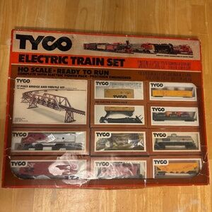 Tyco HO Electric Train Set